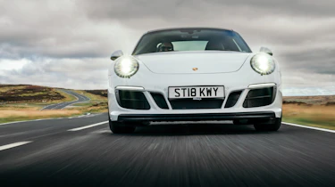 Porsche 911 Carrera GTS