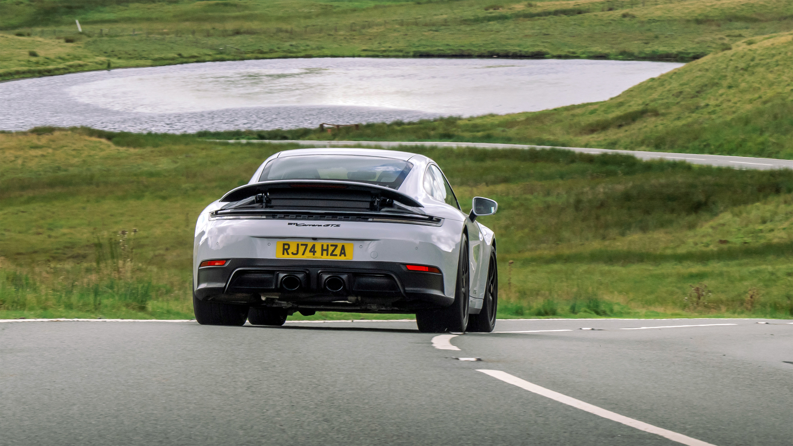 Porsche 911 GTS – rear