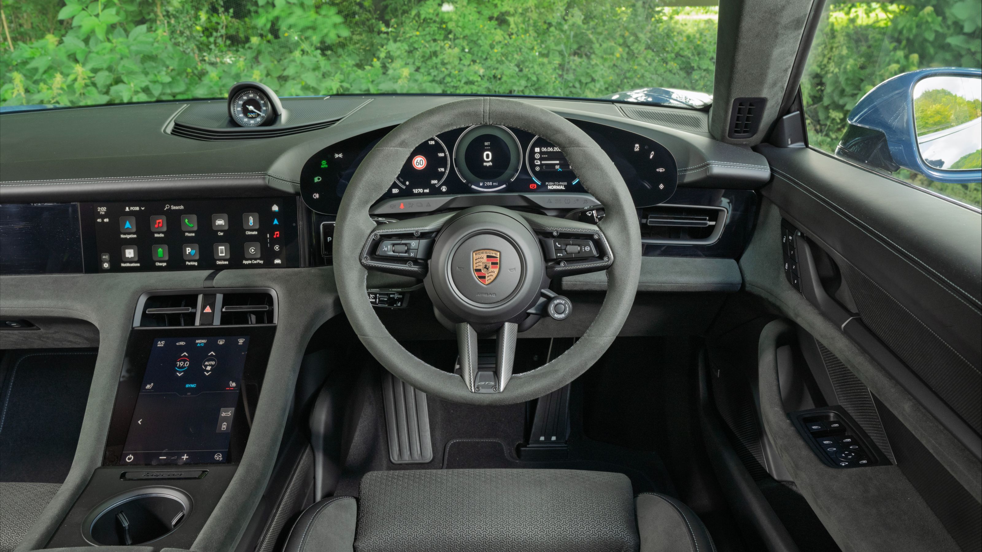 Porsche Taycan GTS interior