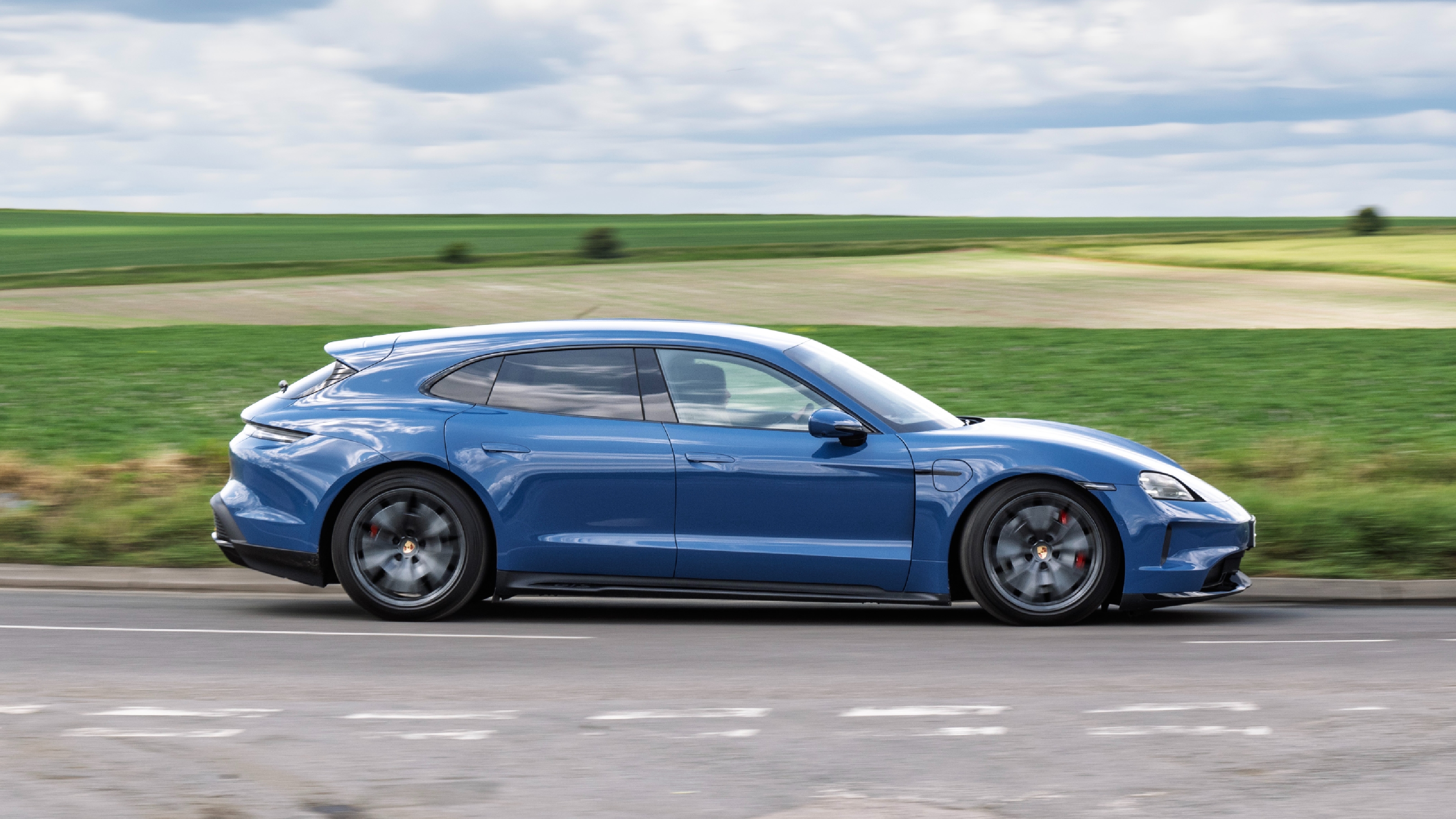 Porsche Taycan GTS side