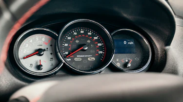 Renault Mégane RS dials
