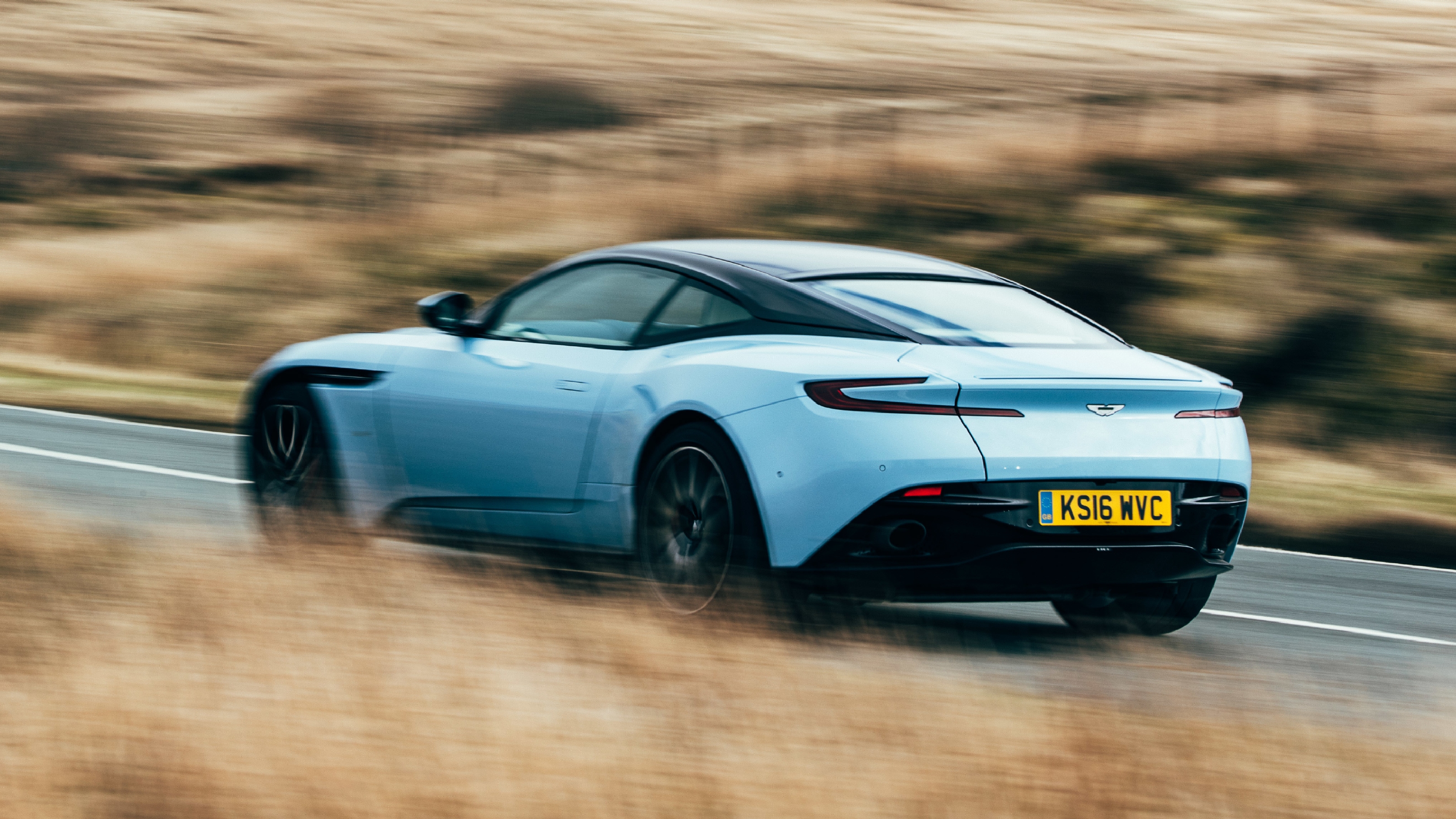 Aston Martin DB11