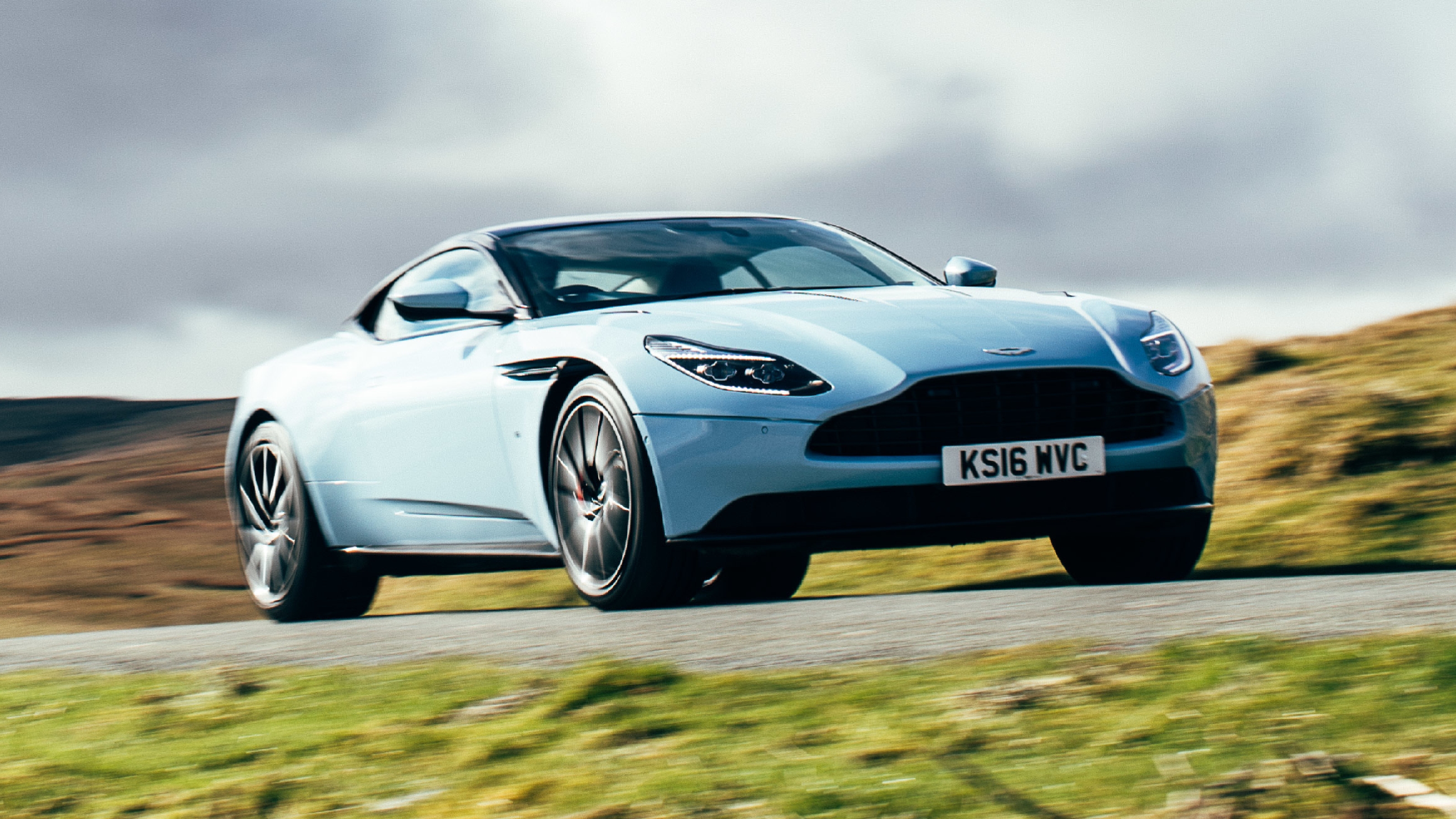 Aston Martin DB11