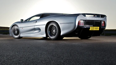 XJ220