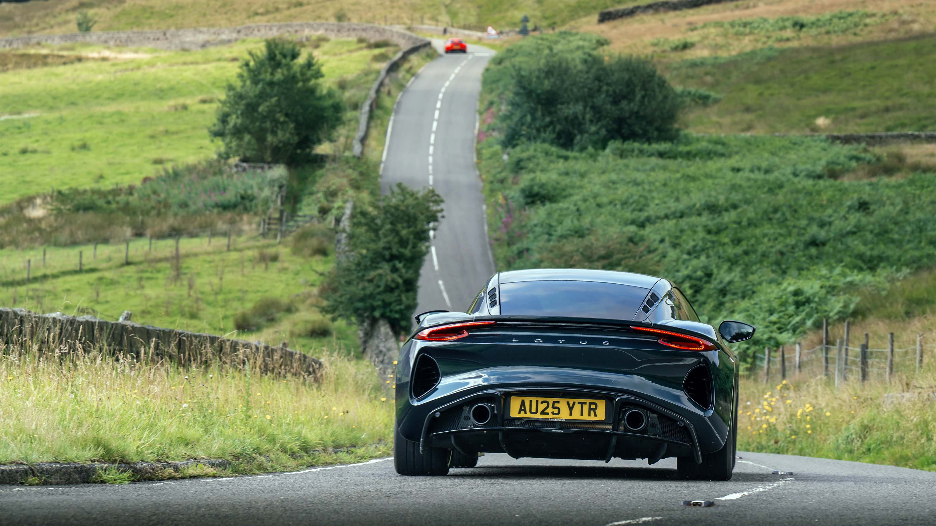 Lotus Emira Turbo SE v Alpine A110 GTS