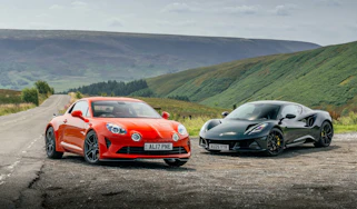 Lotus Emira Turbo SE v Alpine A110 GTS