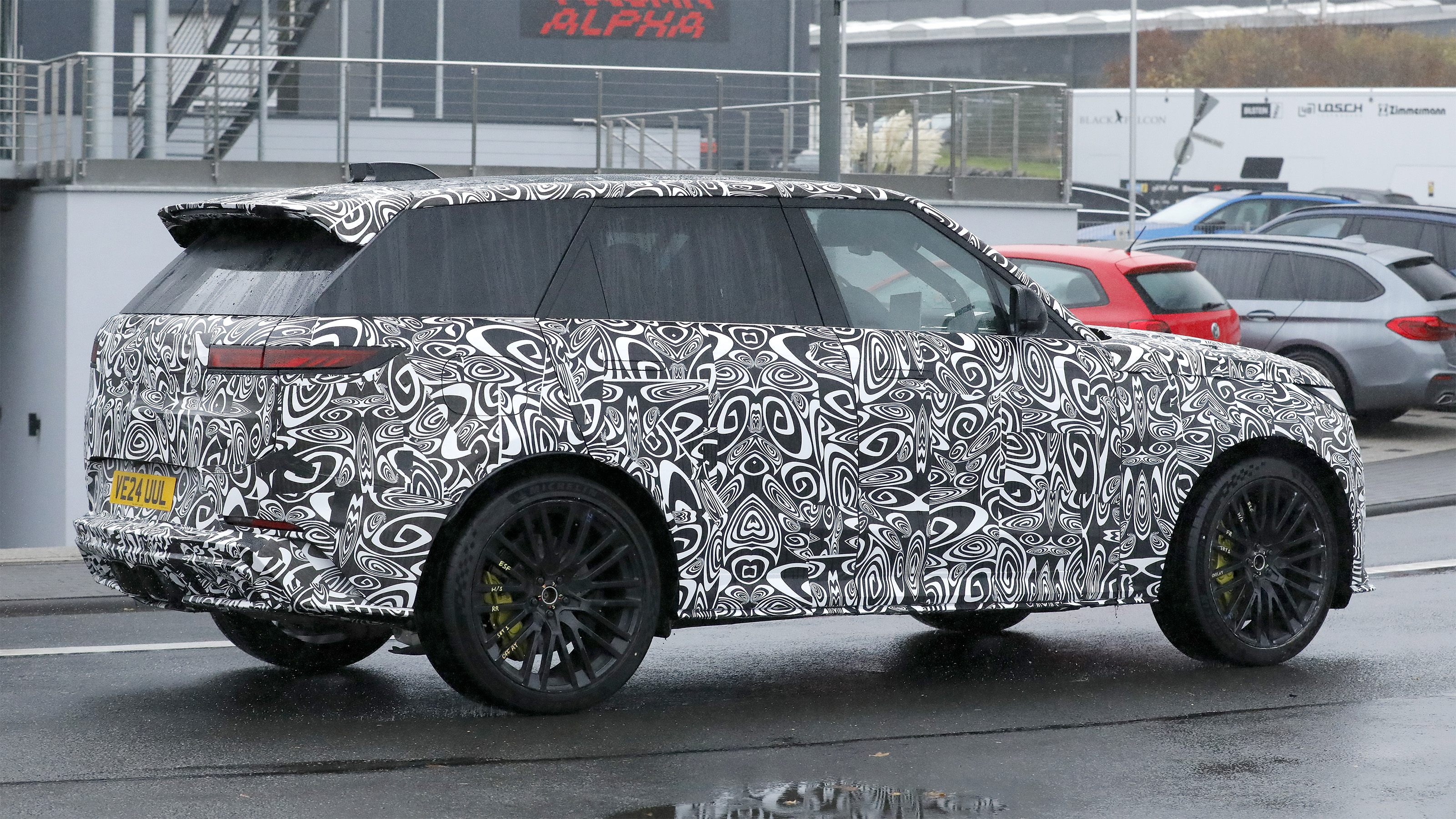 Range Rover Sport SV facelift – side