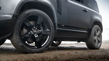 evo Fast Fleet Land Rover Defender 90 V8