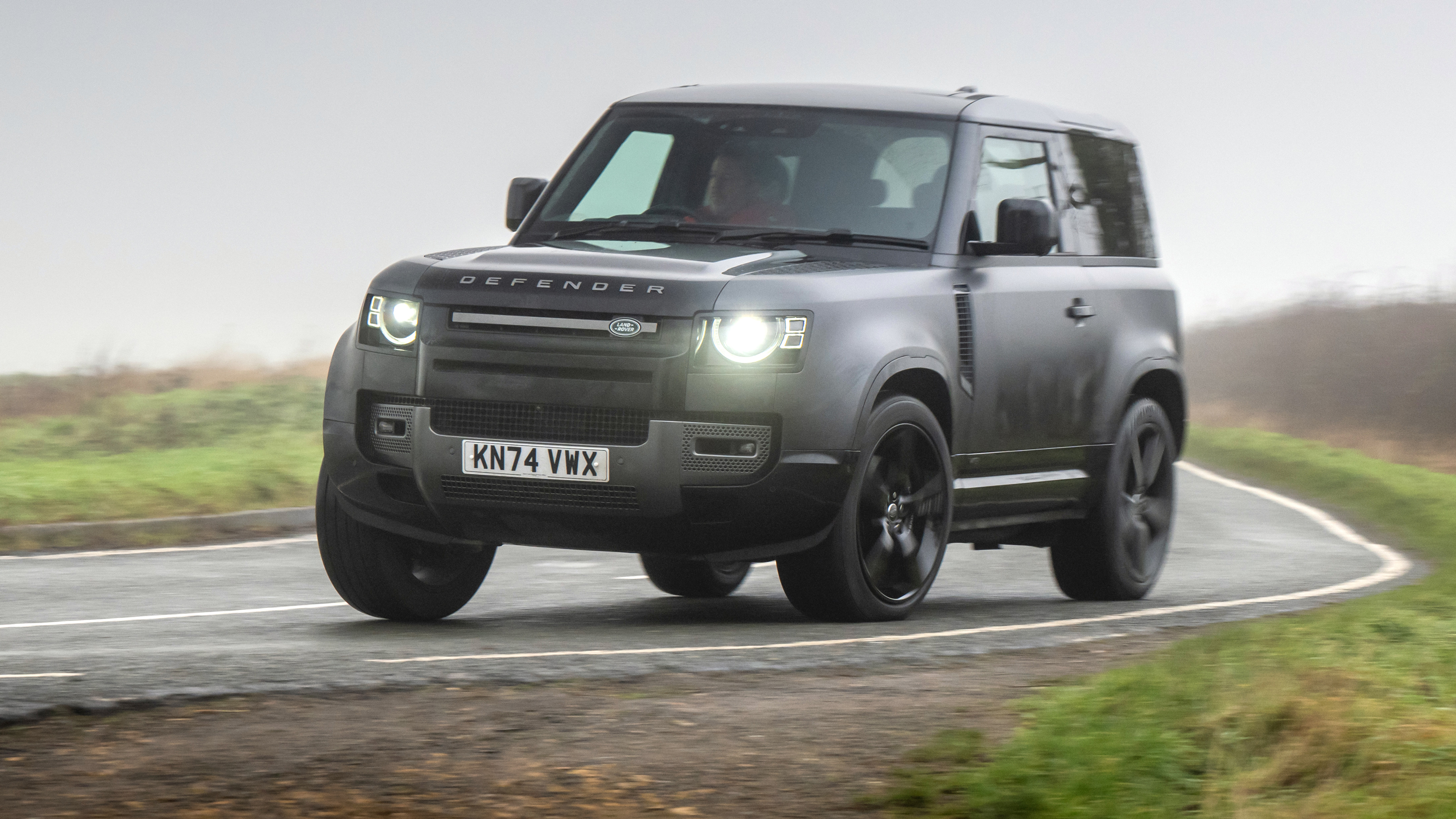evo Fast Fleet Land Rover Defender 90 V8
