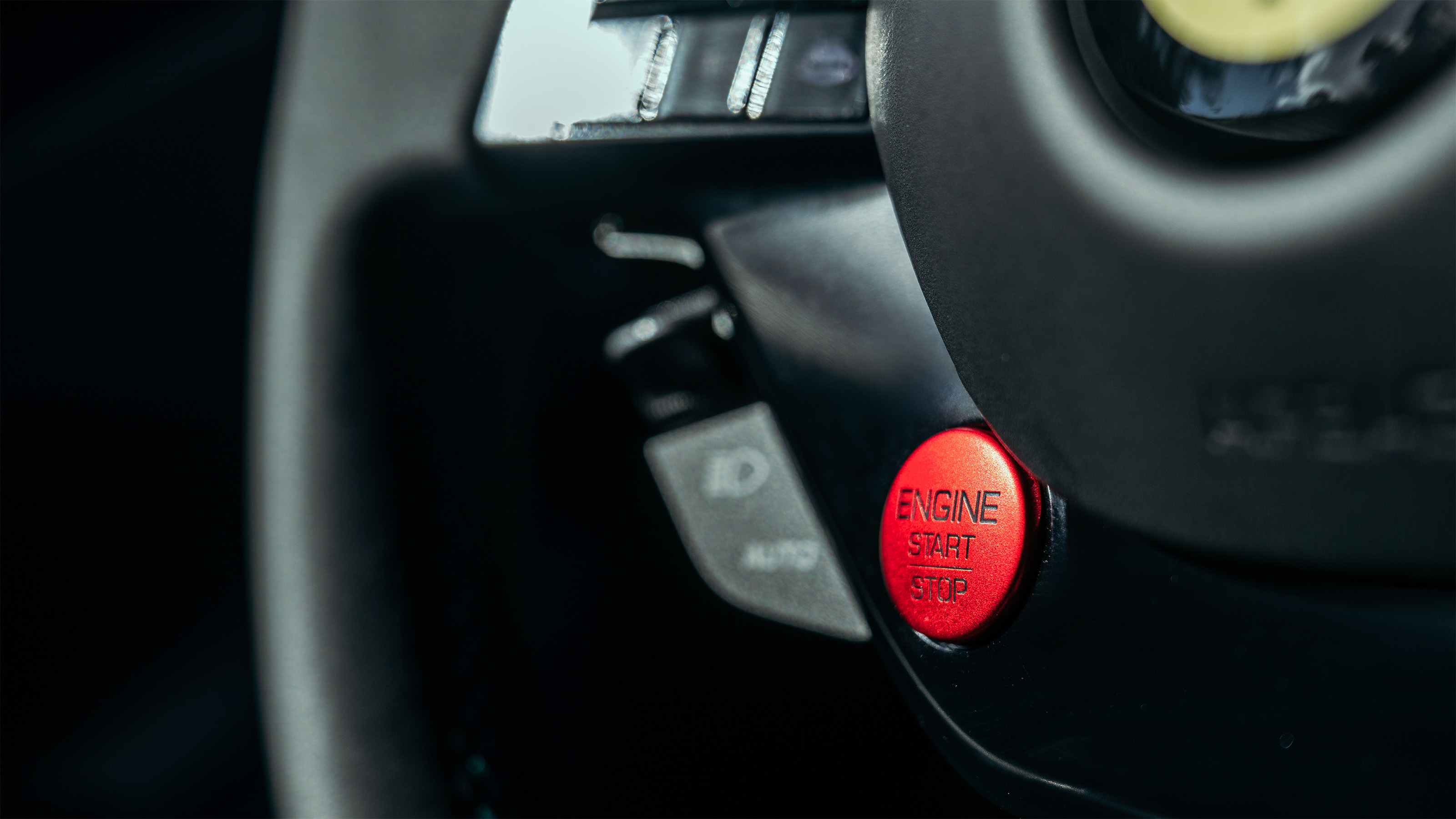 Ferrari Amalfi – start button