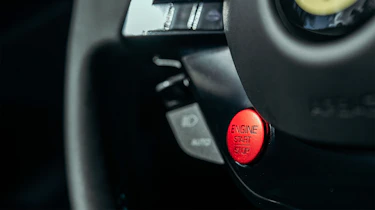 Ferrari Amalfi – start button