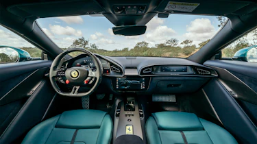 Ferrari Amalfi – interior