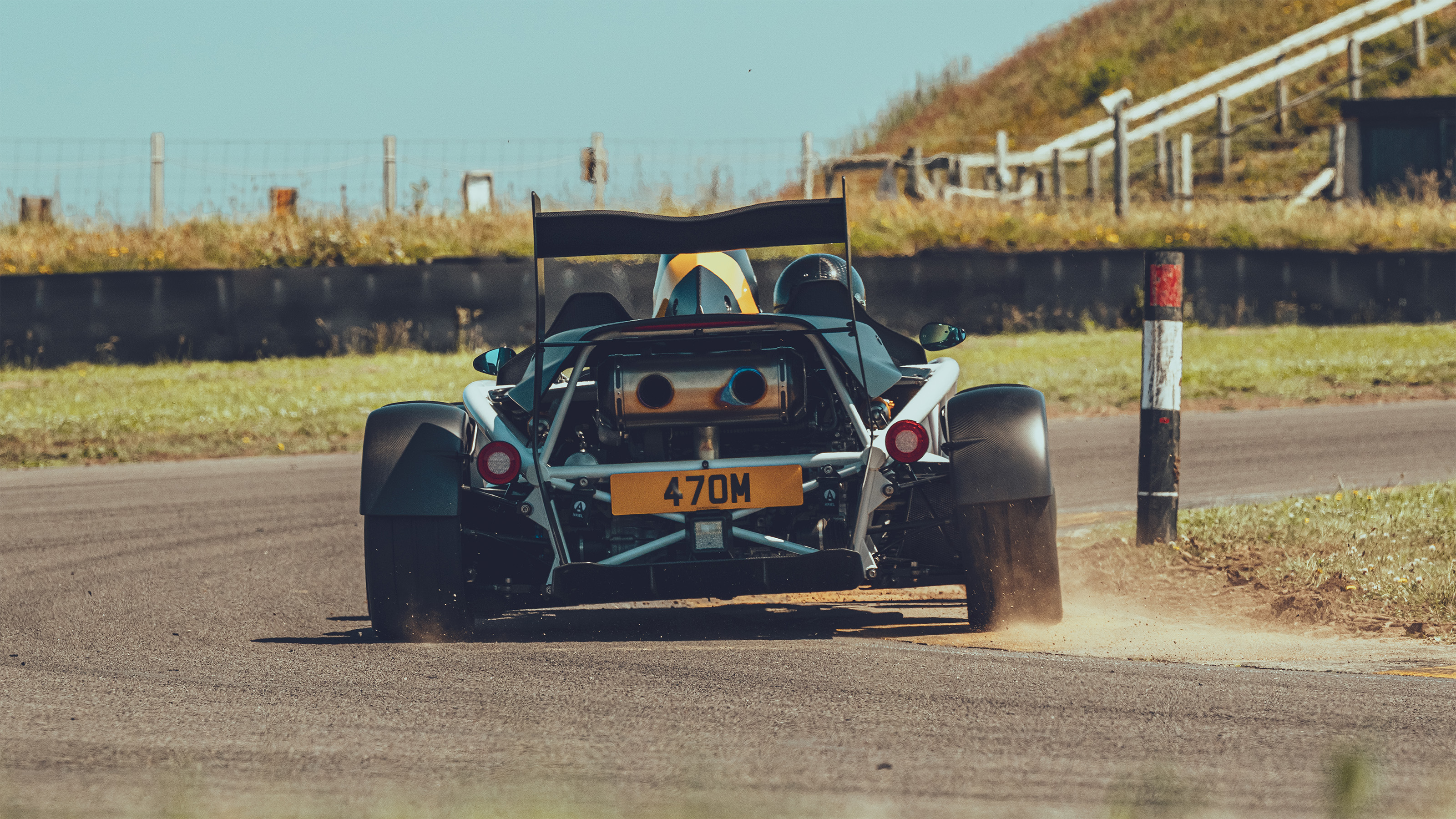 Ariel Atom 4R v Ariel Nomad 2 