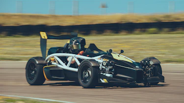 Ariel Atom 4R v Ariel Nomad 2