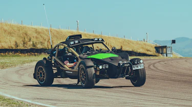 Ariel Atom 4R v Ariel Nomad 2