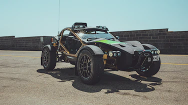 Ariel Atom 4R v Ariel Nomad 2