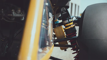 Ariel Atom 4R v Ariel Nomad 2