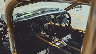 Ariel Atom 4R v Ariel Nomad 2