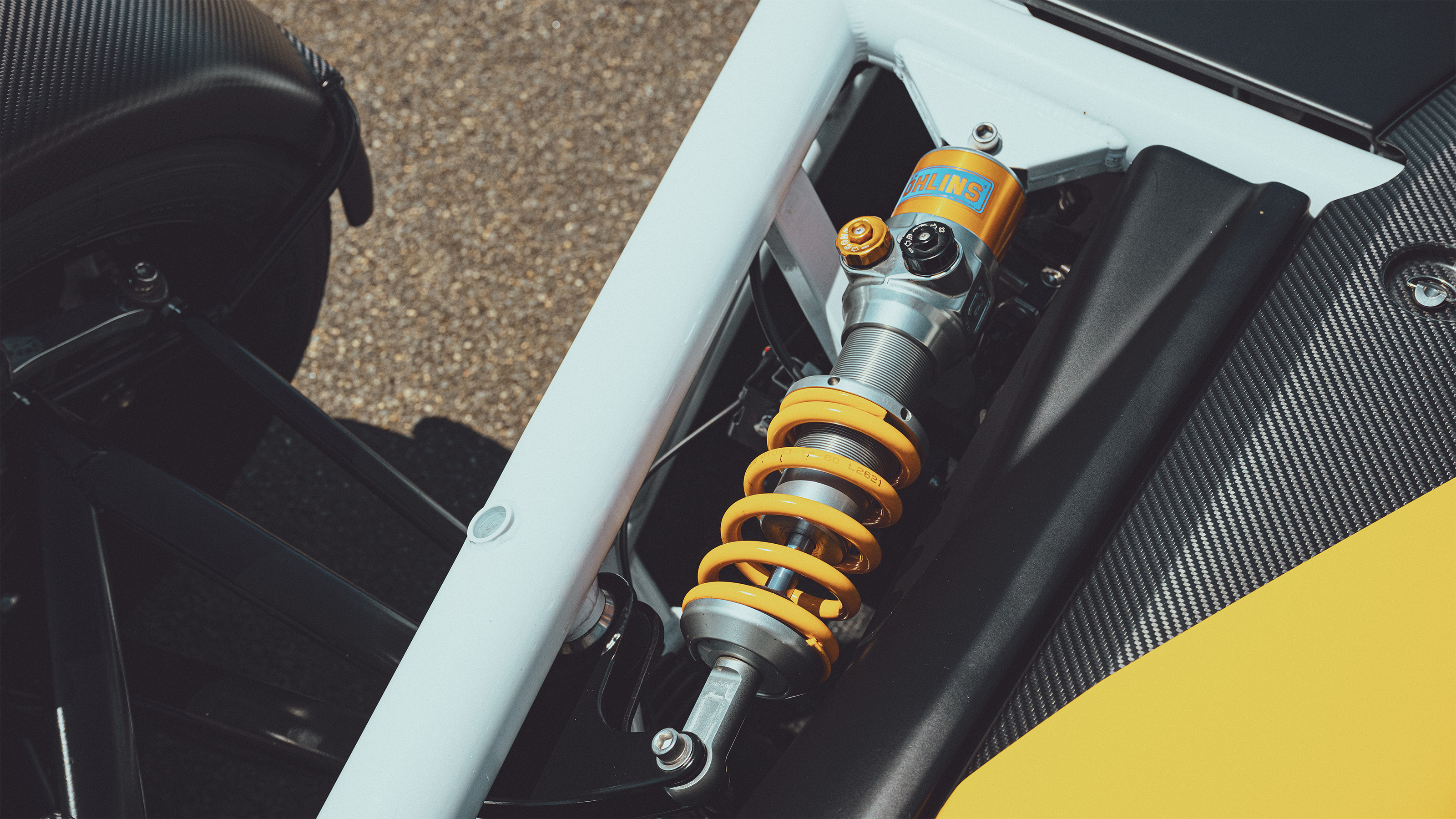 Ariel Atom 4R v Ariel Nomad 2 