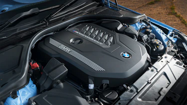 BMW M240i xDrive – engine