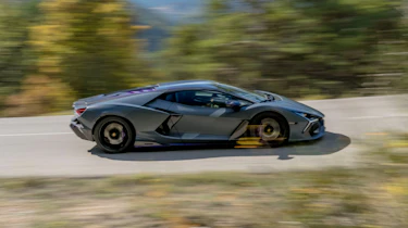 Lamborghini Revuelto