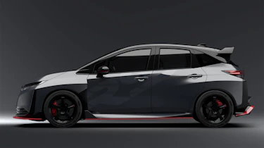 Nissan Aura Nismo RS – side