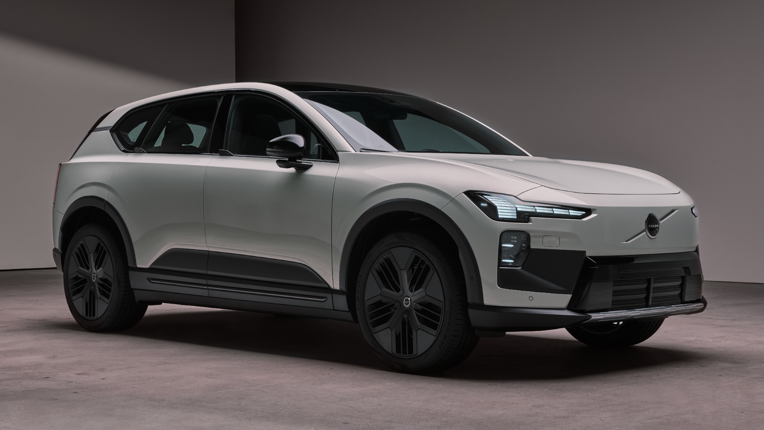 Volvo EX60 Cross Country