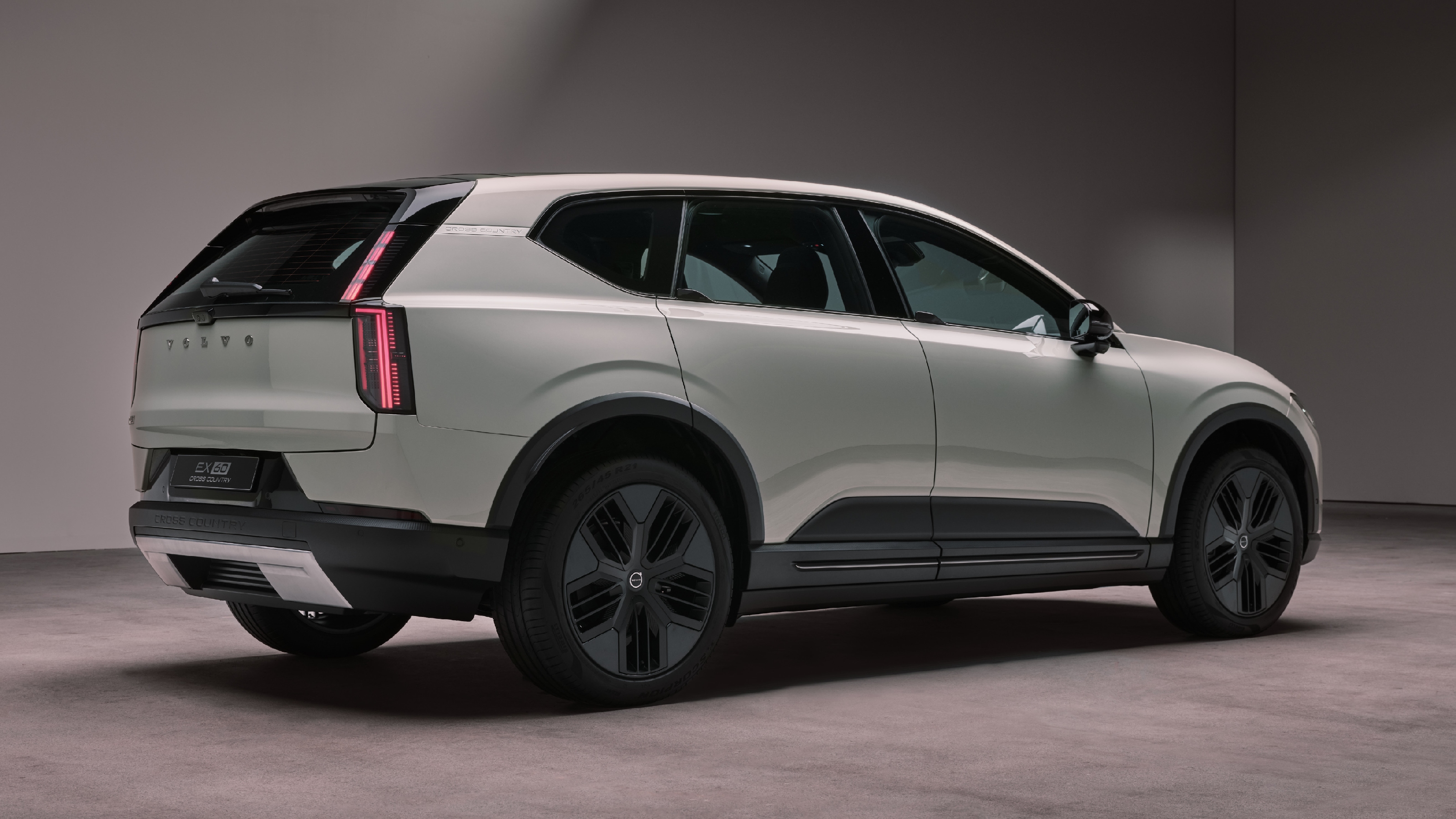 Volvo EX60 Cross Country