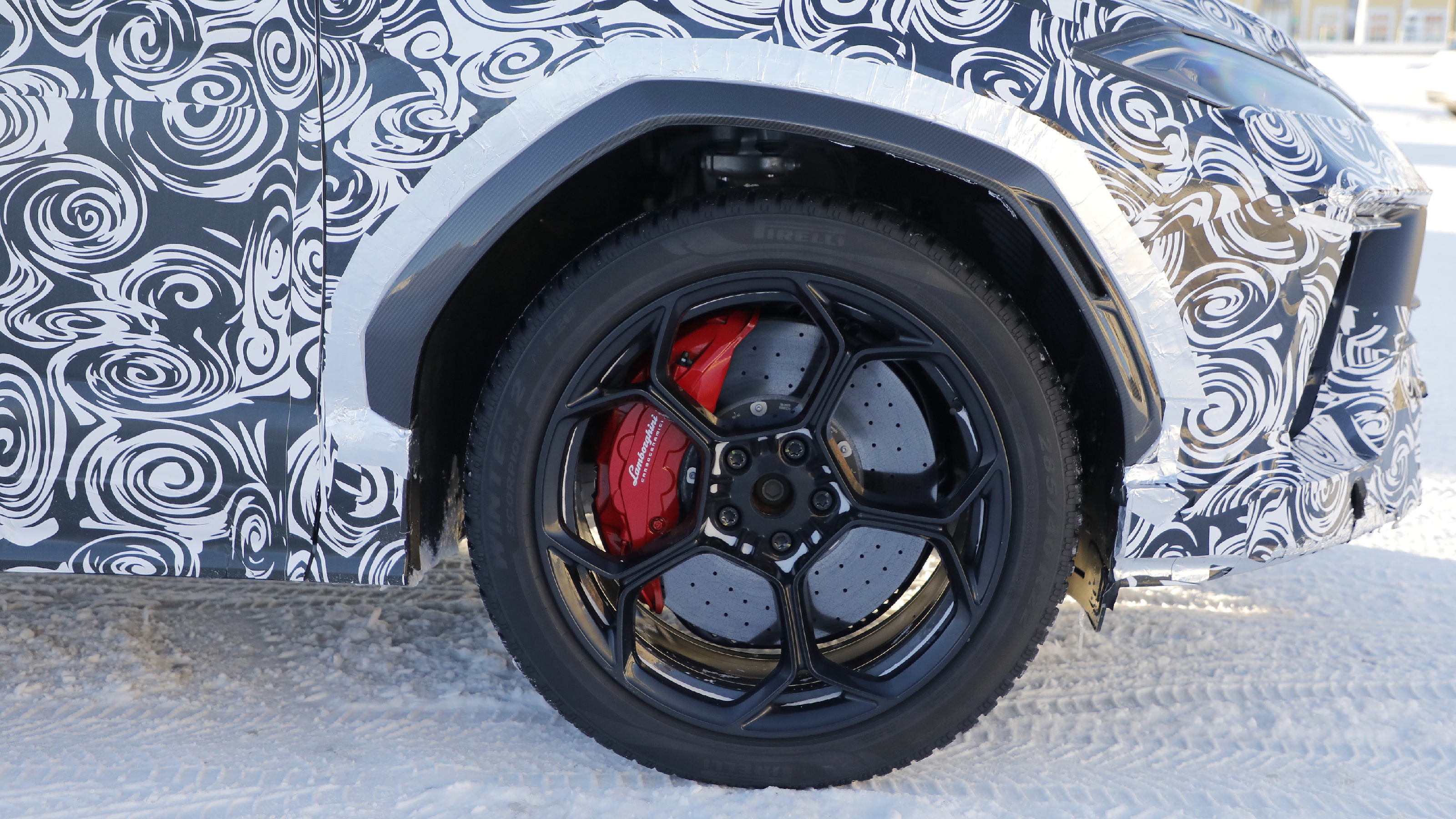 Lamborghini Urus SE Performante prototype wheels