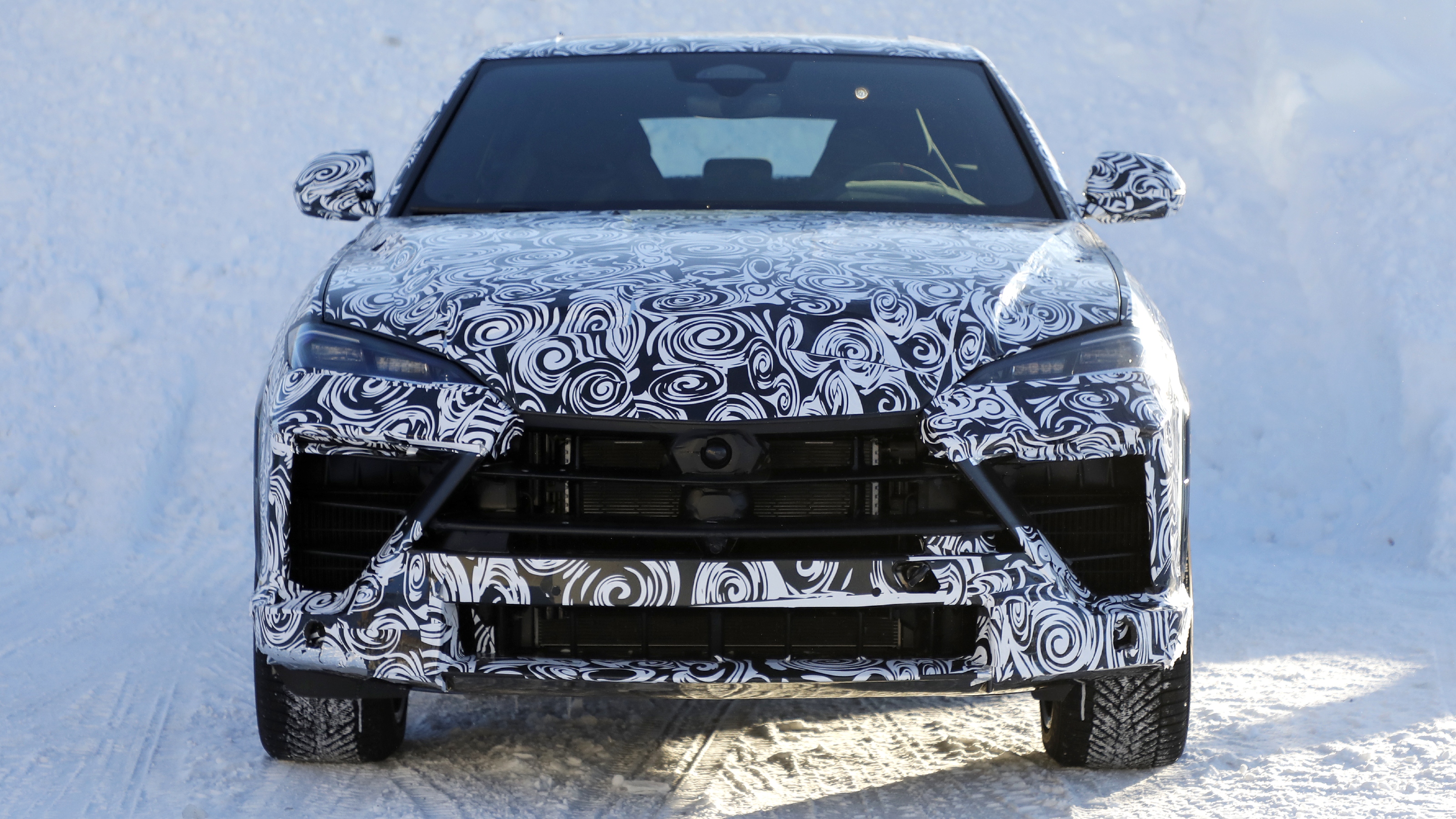 Lamborghini Urus SE Performante prototype front