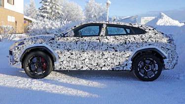 Lamborghini Urus SE Performante prototype side