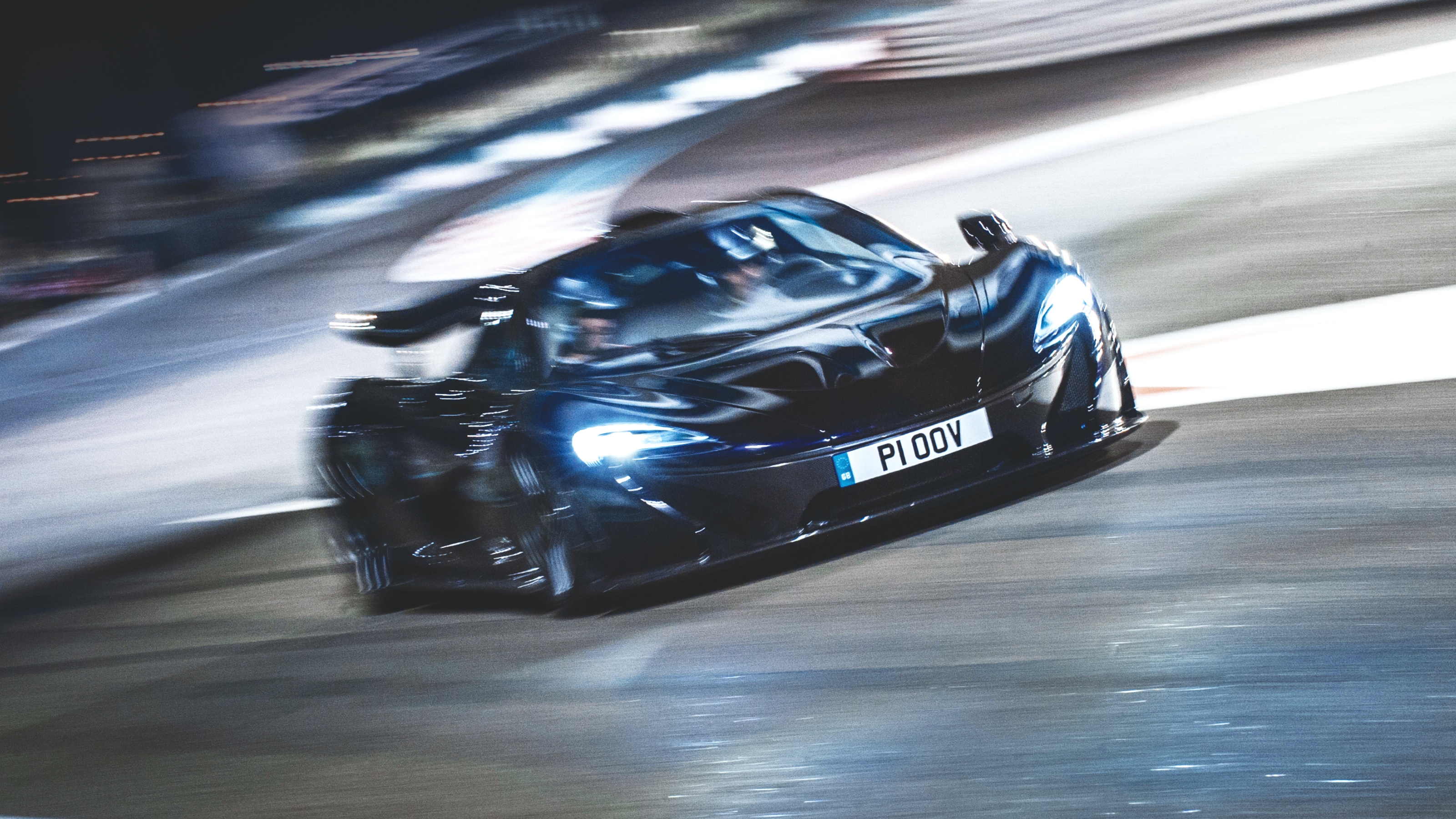 McLaren P1 Abu Dhabi