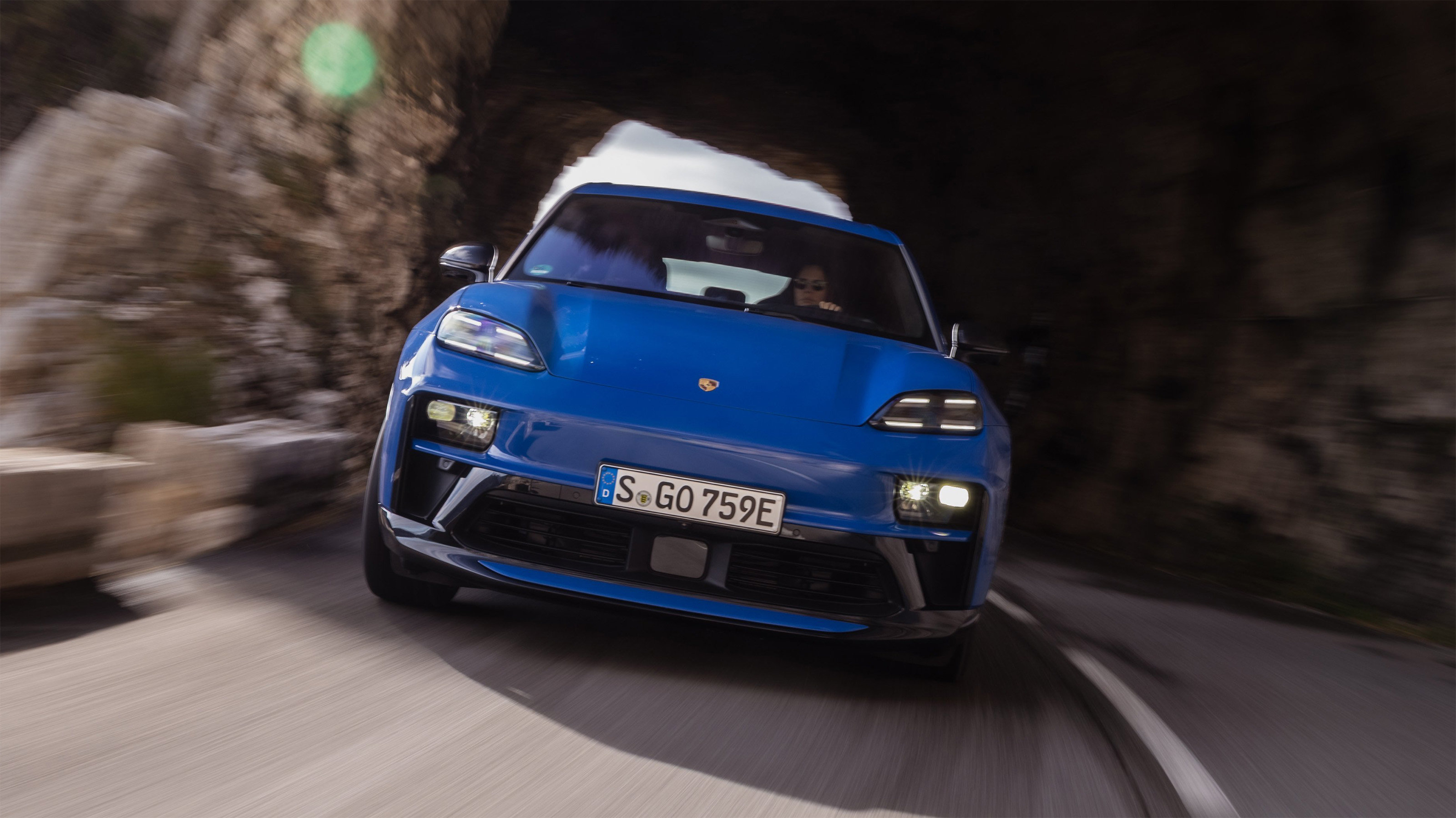Porsche Macan GTS Electric – front
