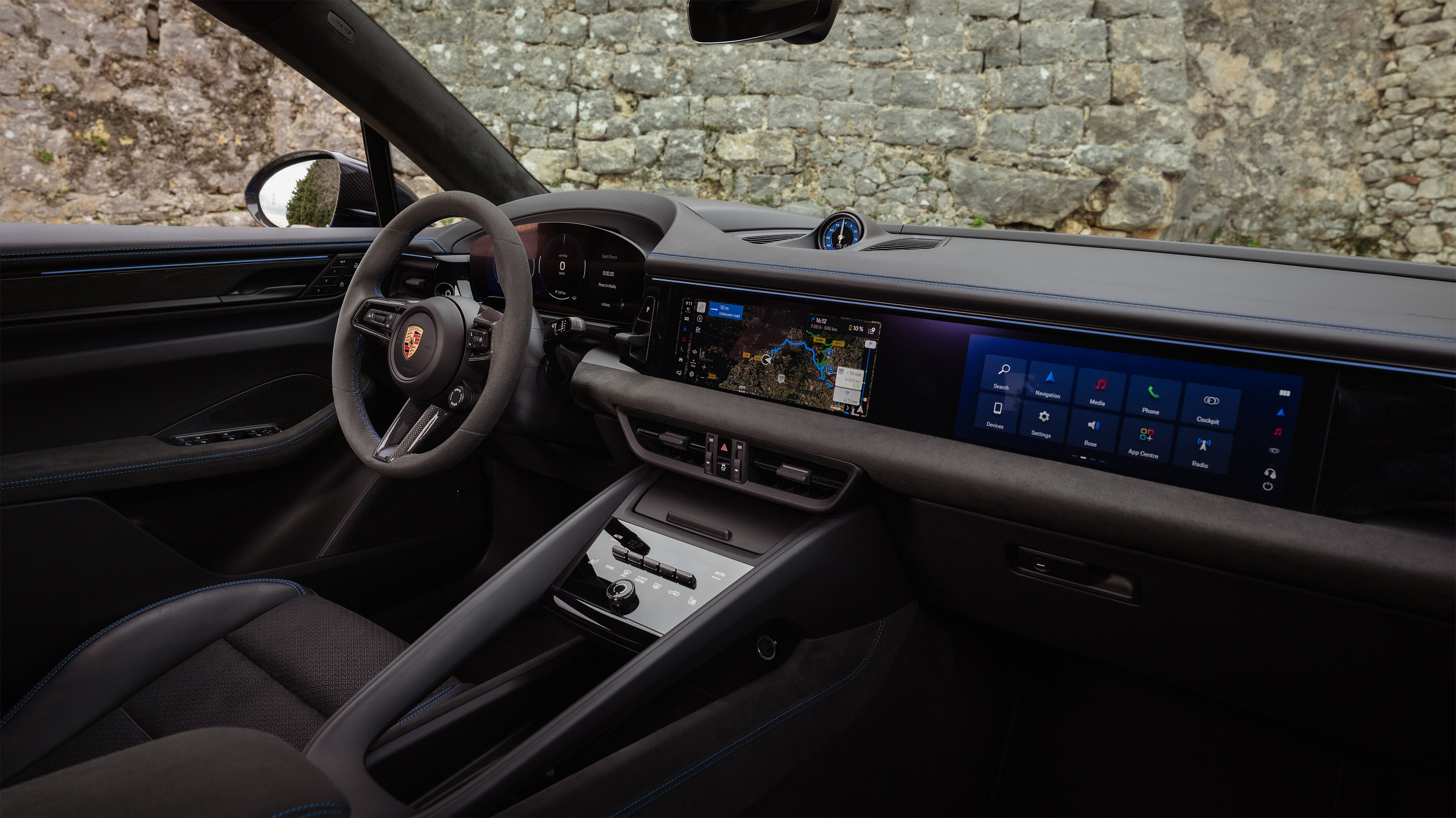 Porsche Macan GTS Electric – interior