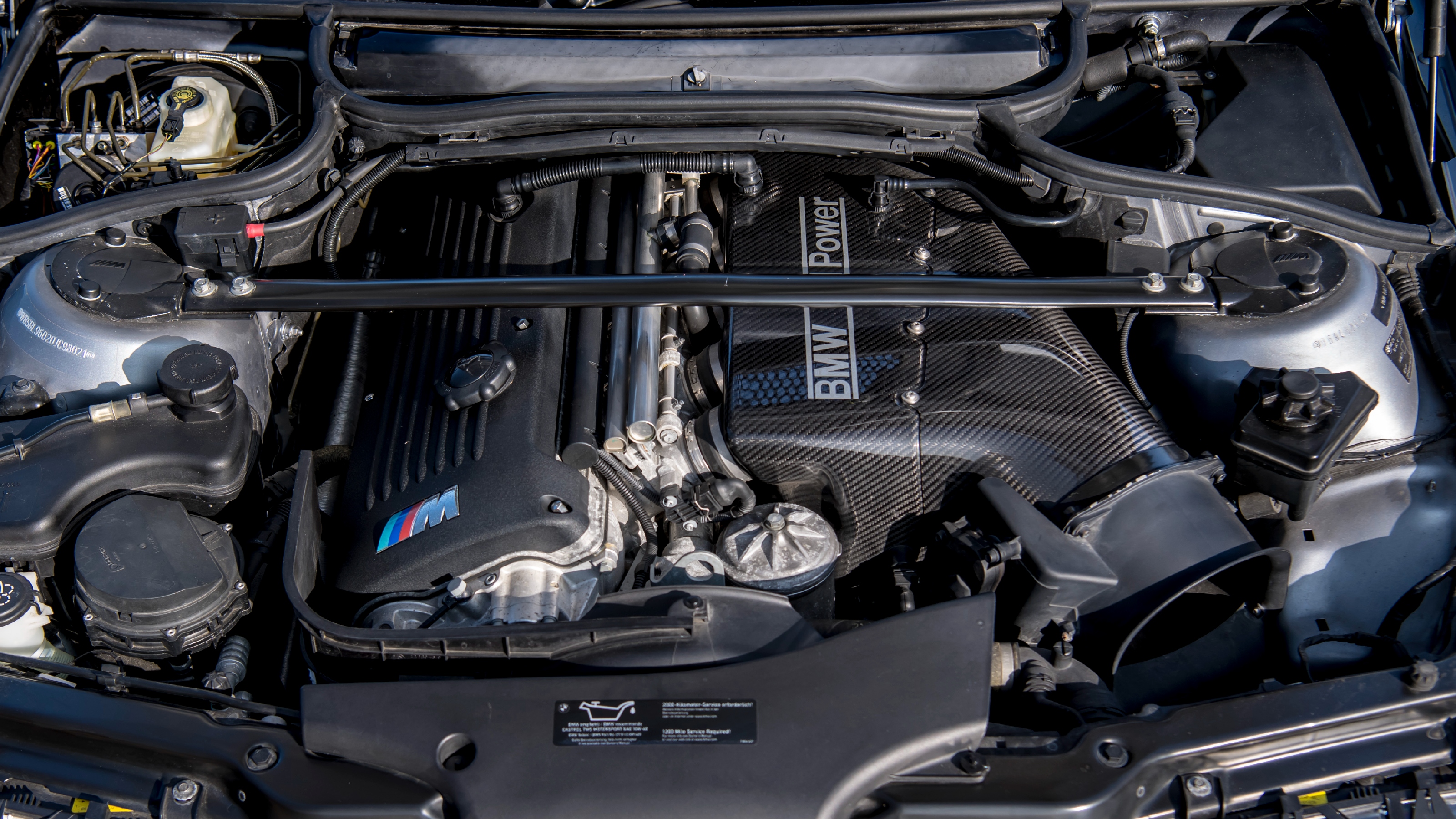 BMW M3 CSL engine