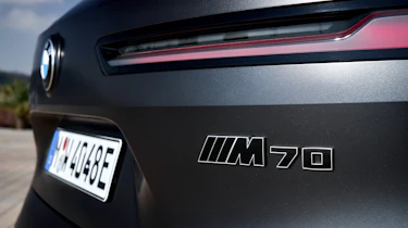BMW iX M70