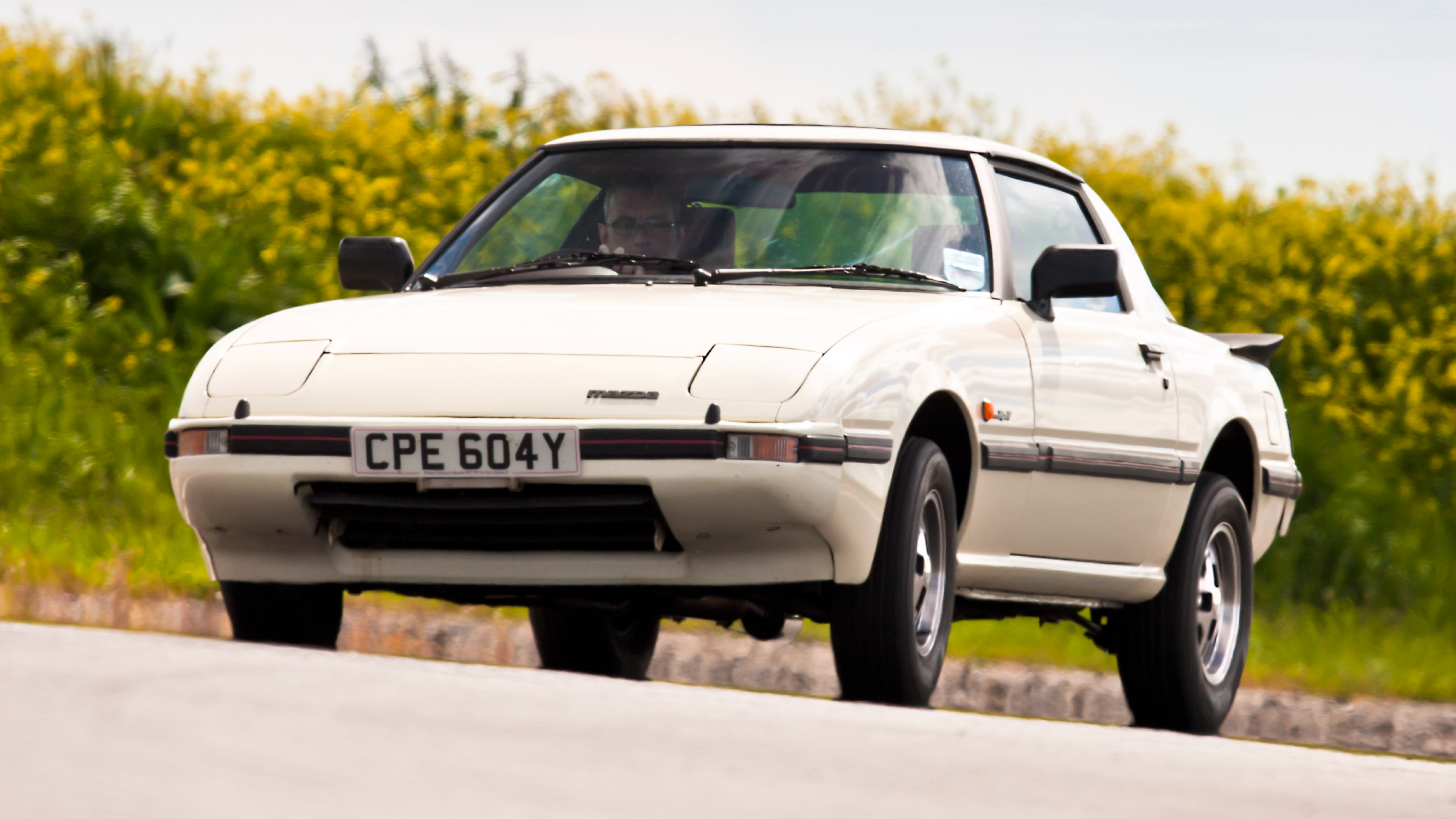 Mazda RX-7 FB – front