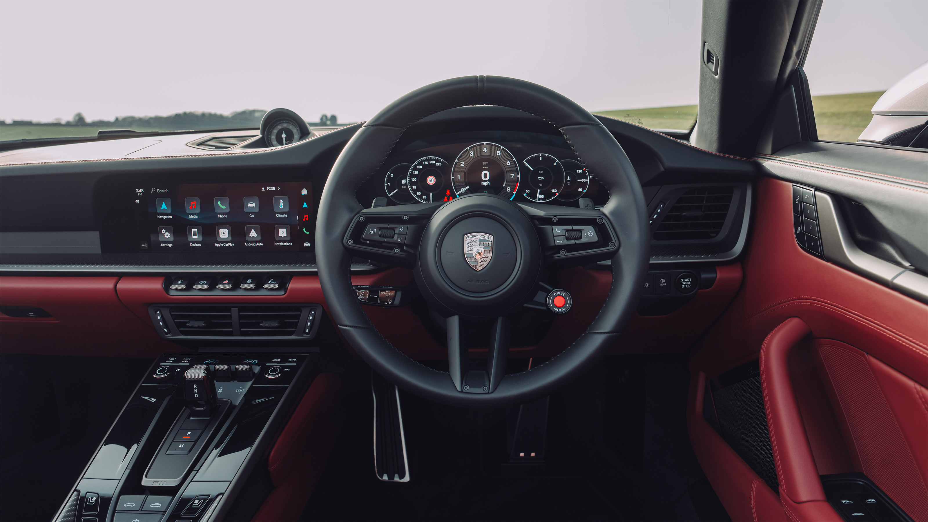 Porsche 911 Turbo S Cabriolet – interior