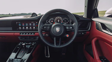 Porsche 911 Turbo S Cabriolet – interior