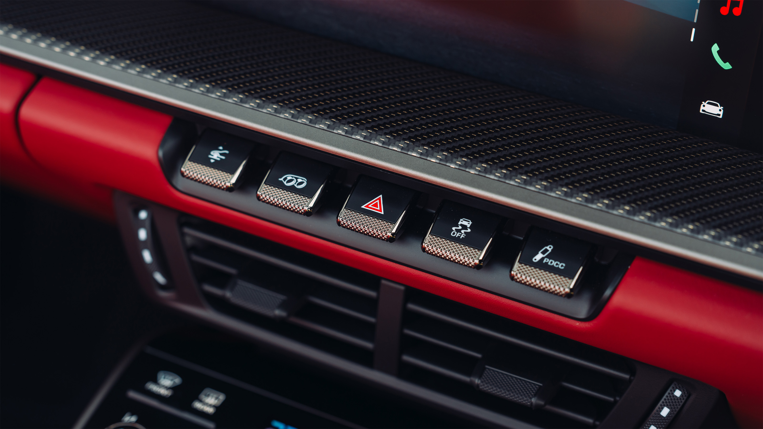 Porsche 911 Turbo S Cabriolet – screen