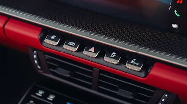 Porsche 911 Turbo S Cabriolet – screen