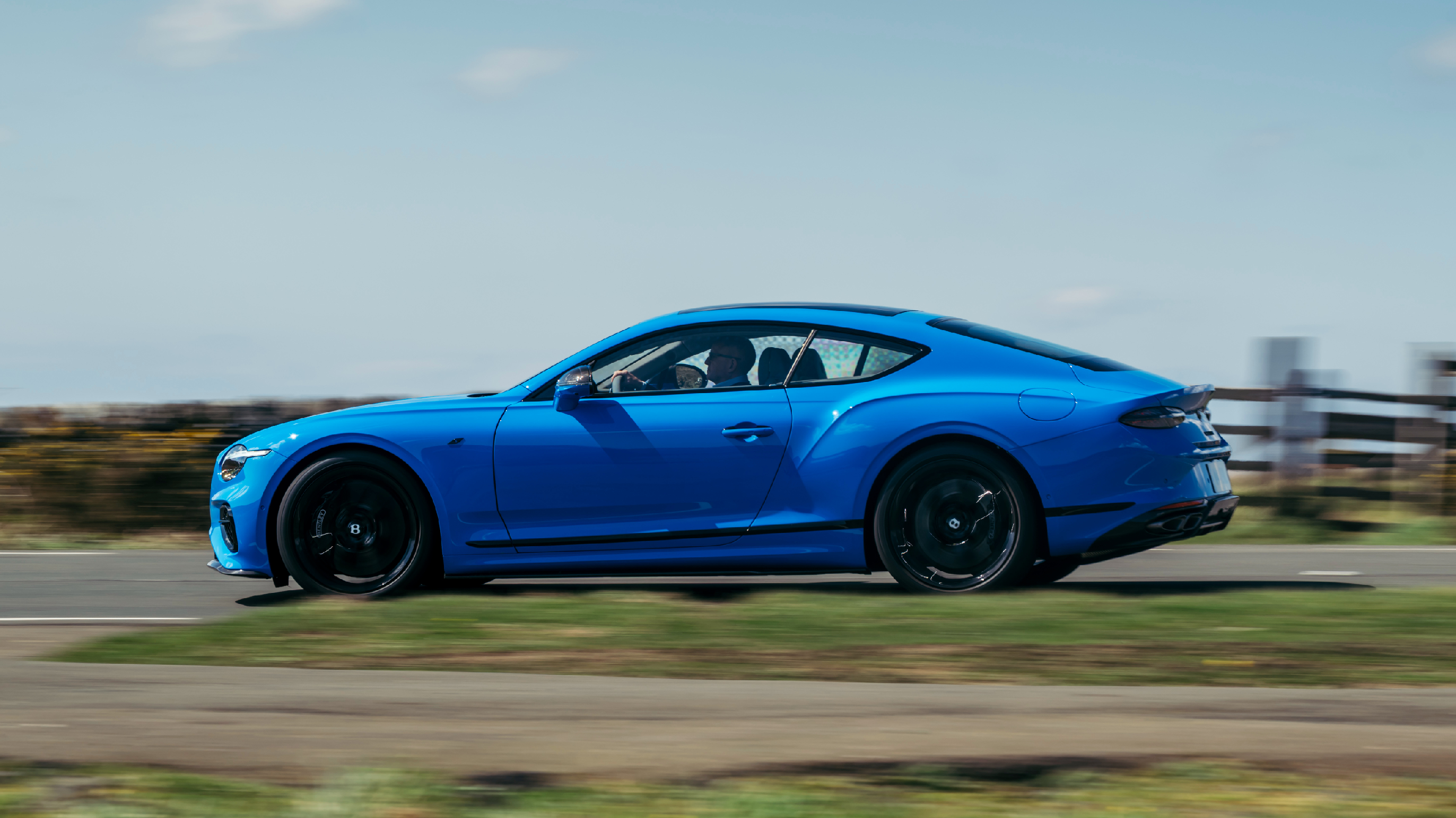 Bentley Continental GT S side