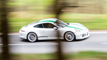 Porsche 911 R – side