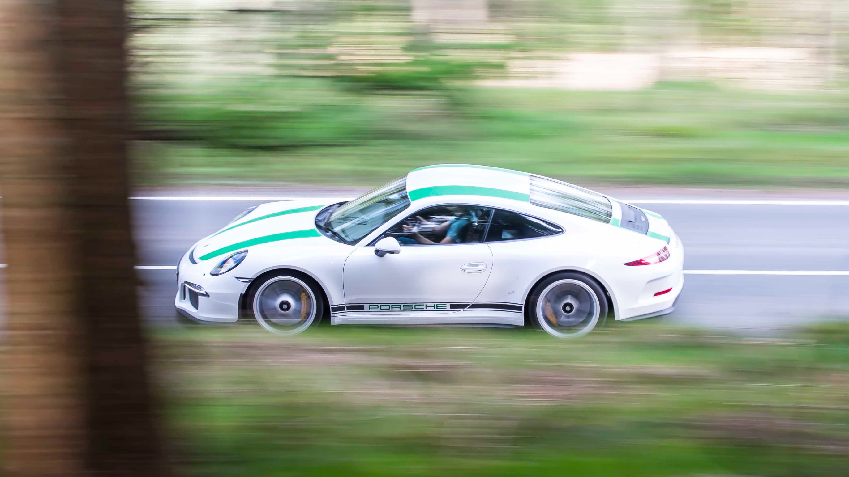 Porsche 911 R – side
