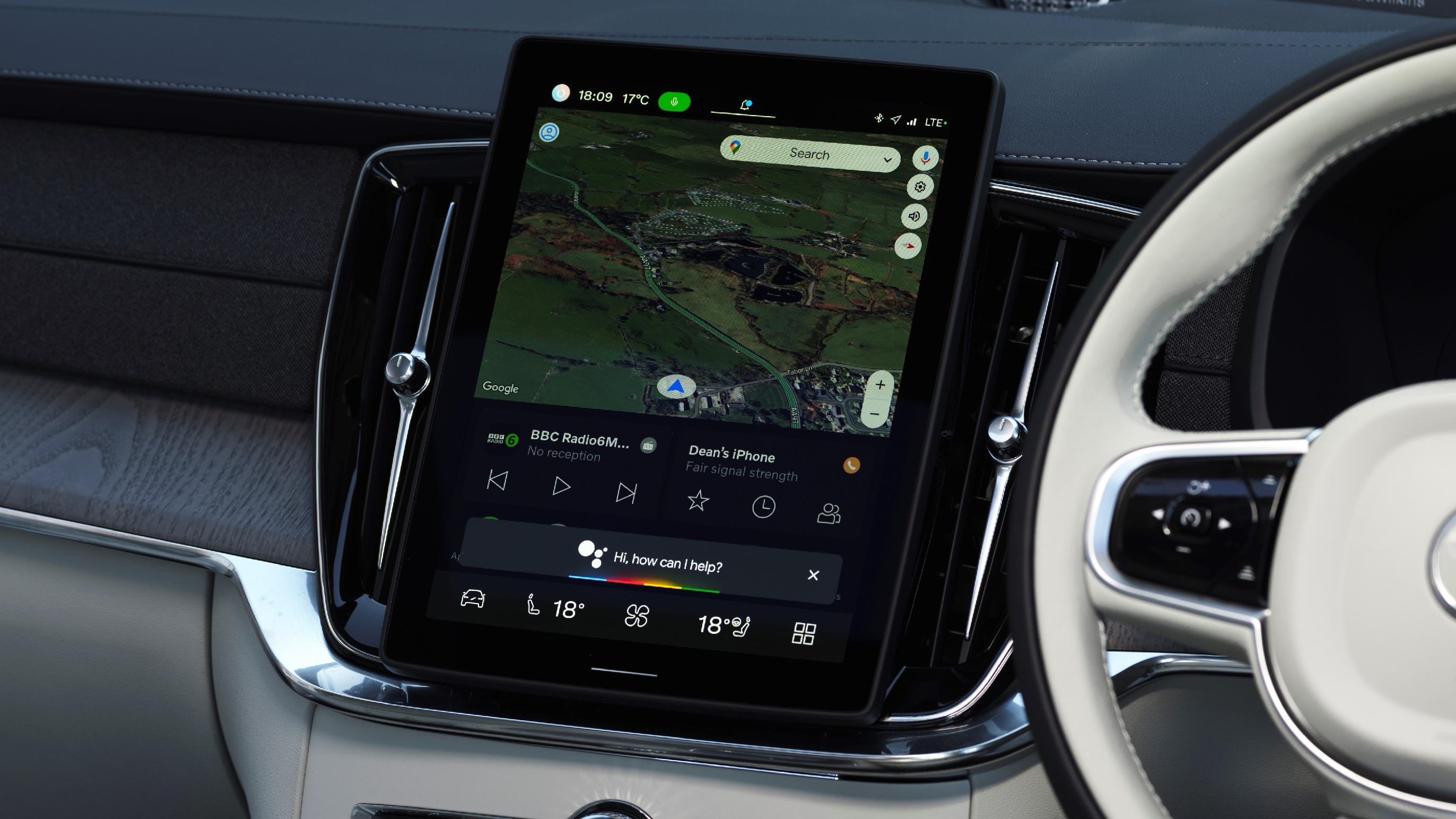 Volvo XC90  interior