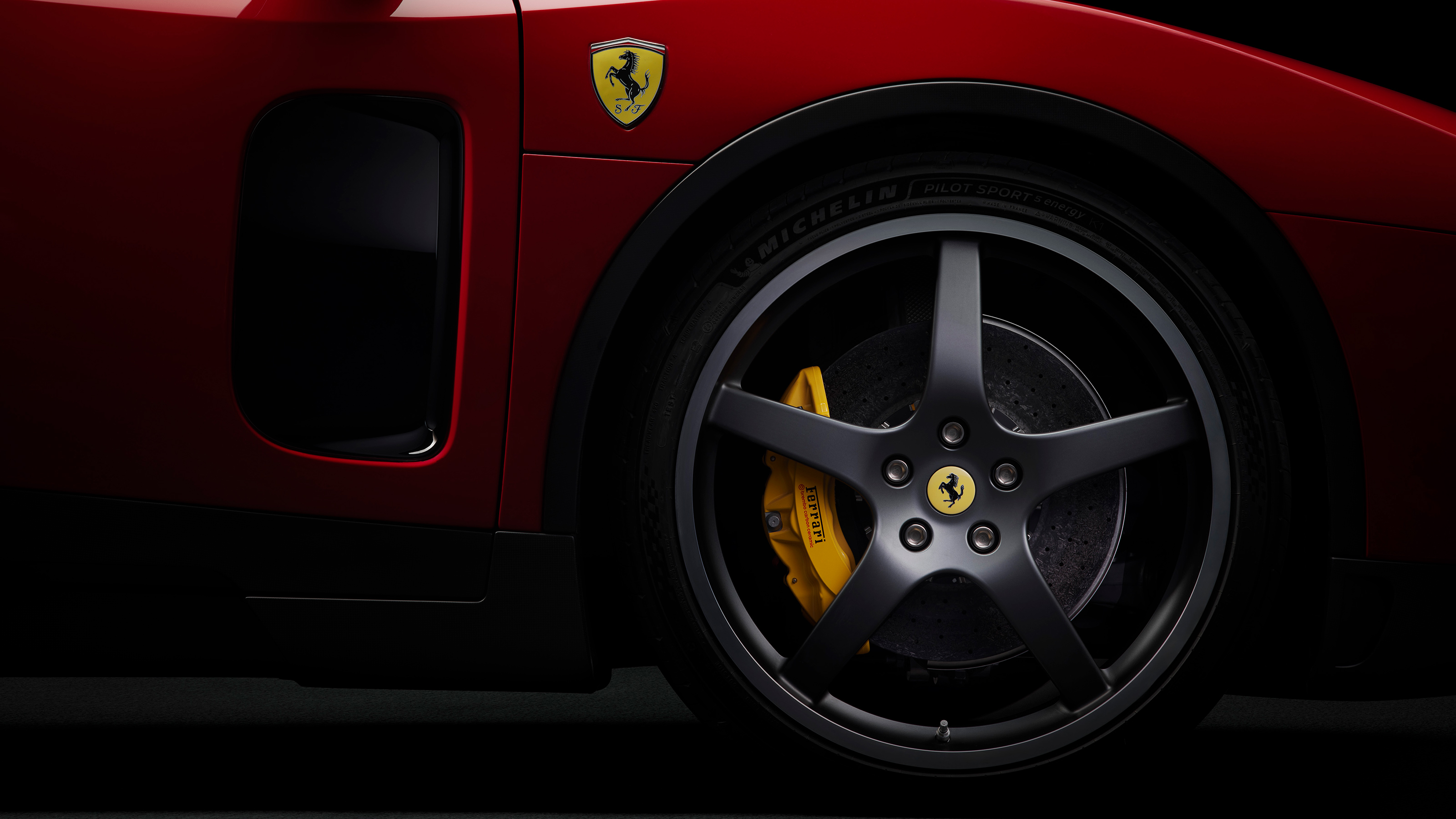 Ferrari Luce official red wheel