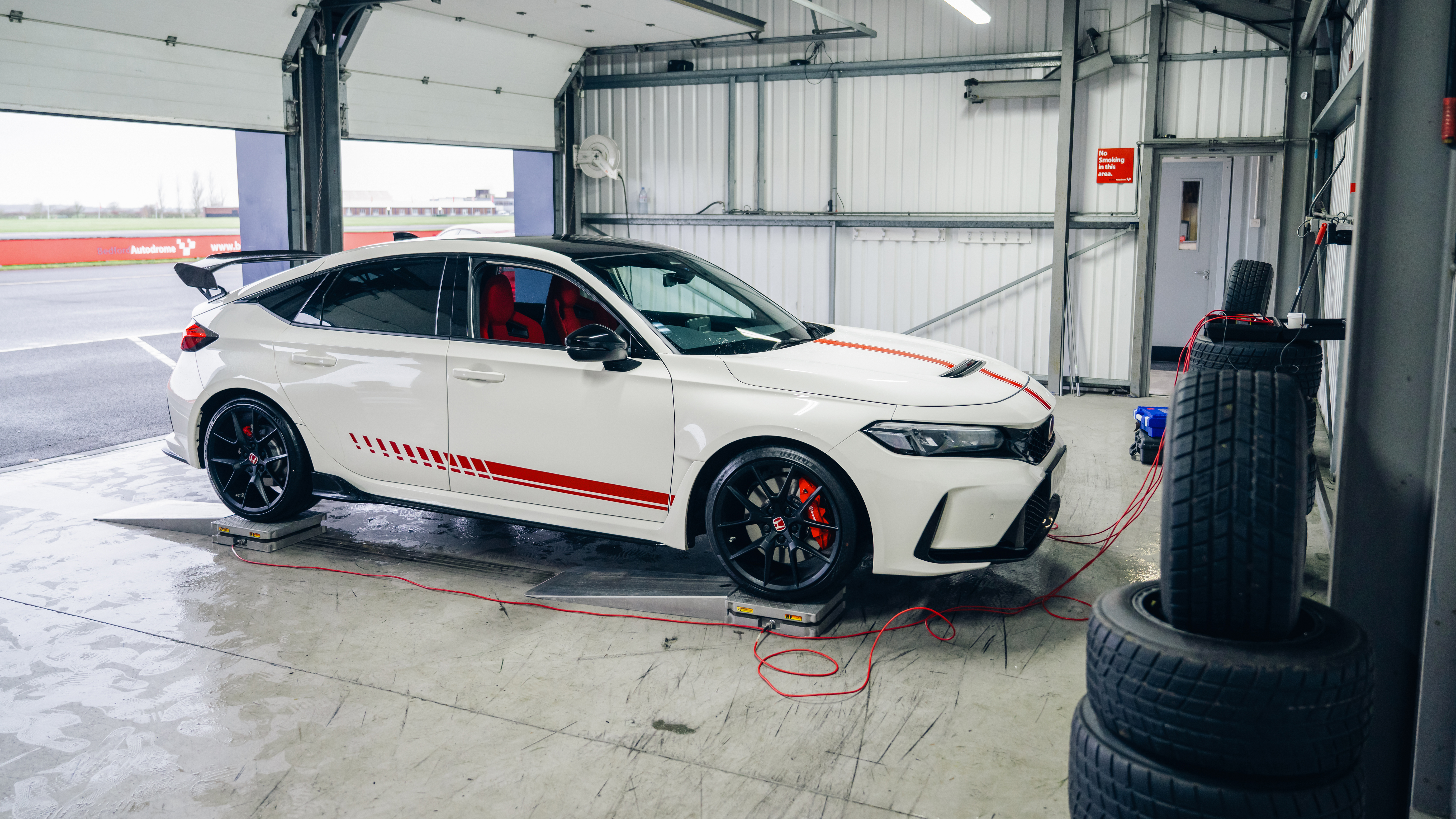 Honda Civic Type R v Alpine A290