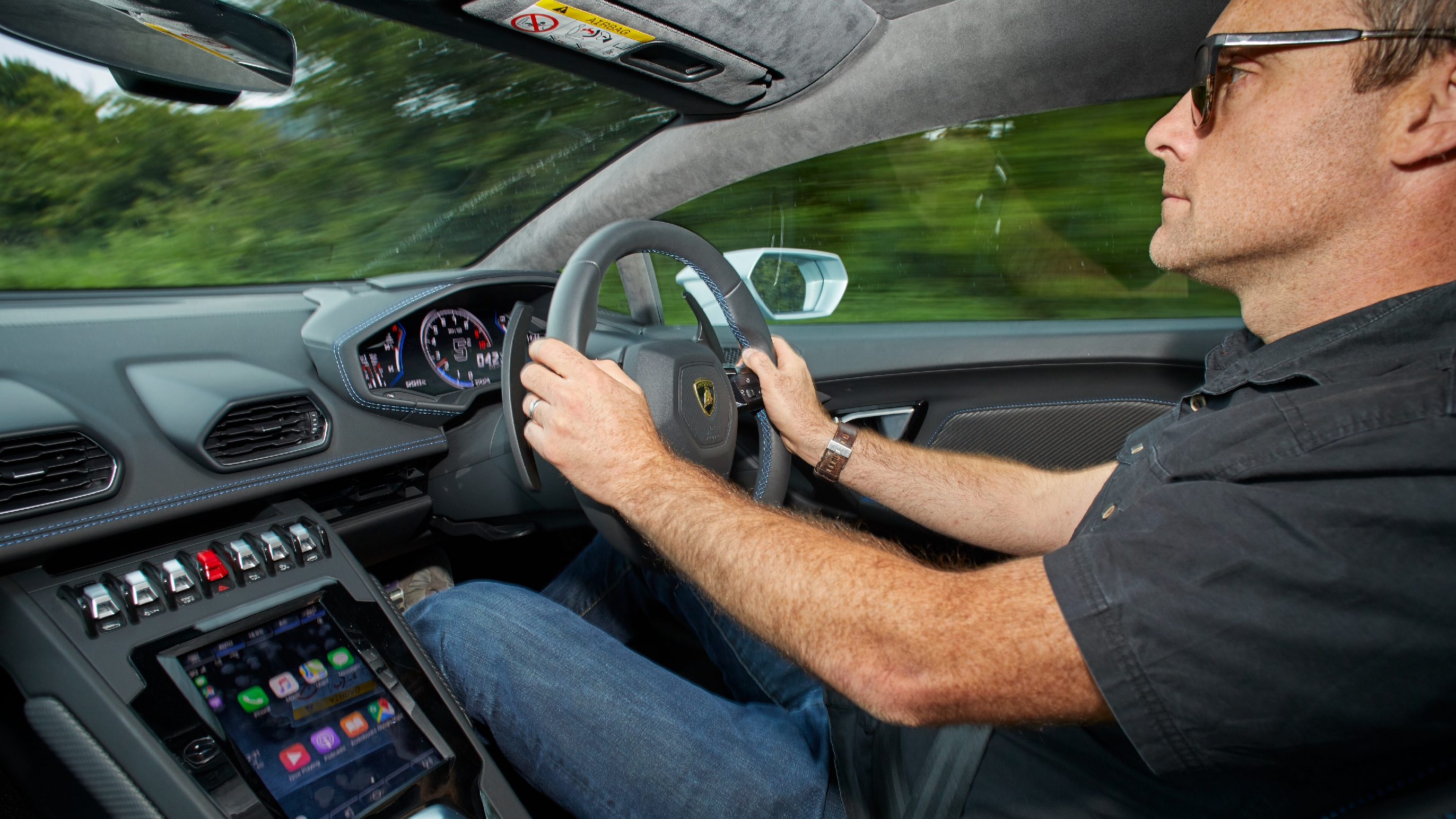 Lamborghini Huracán Evo interior driving