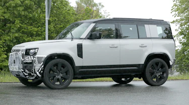 Land Rover Defender 2027 front