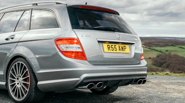 S204 Mercedes-Benz C63 AMG